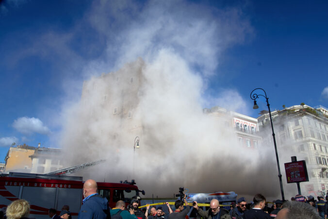 V Ríme sa zrútila stredoveká veža, jeden človek je v kritickom stave, jeden zostal pod troskami