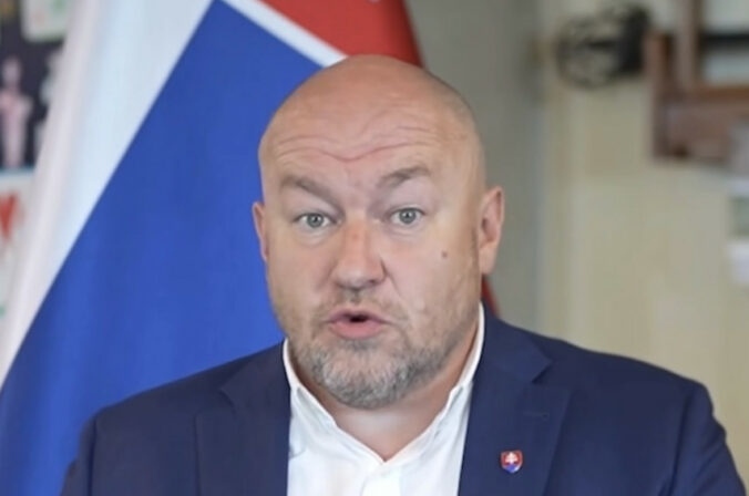 Huliak rešpektuje Pellegriniho rozhodnutie nepodpísať zákon o hazarde, s jeho postojom však nesúhlasí – VIDEO