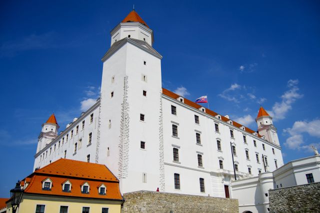 Bratislava schválila rozpočet na budúci rok, hovorí o výraznom znižovaní zadlženosti