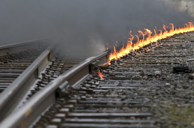 Légia Slobody Ruska spálila desiatky lokomotív ruských nákladných vlakov
