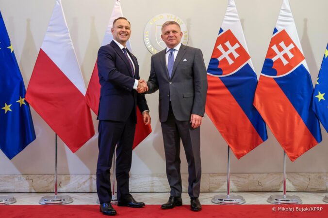 Nawrocki zablahoželal Ficovi k vylúčeniu Smeru z PES, premiér označil stretnutie za konštruktívne – FOTO