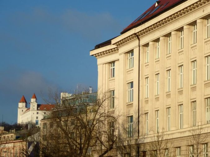 SNM pristúpilo k ďalšiemu prepúšťaniu, platforma poukázala na alarmujúci spôsob ukončenia pracovného pomeru