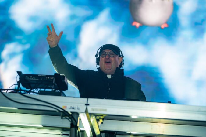 Kresťanský dídžej Padre Guilherme prilákal do centra Košíc viac ako 25-tisíc návštevníkov – VIDEO, FOTO