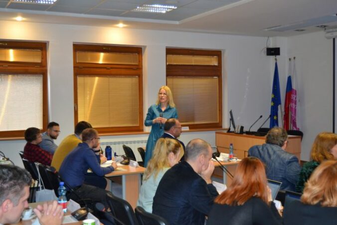 Odborníci diskutovali o obchodovaní s ľuďmi a zneužívaní technológií, vrátane umelej inteligencie