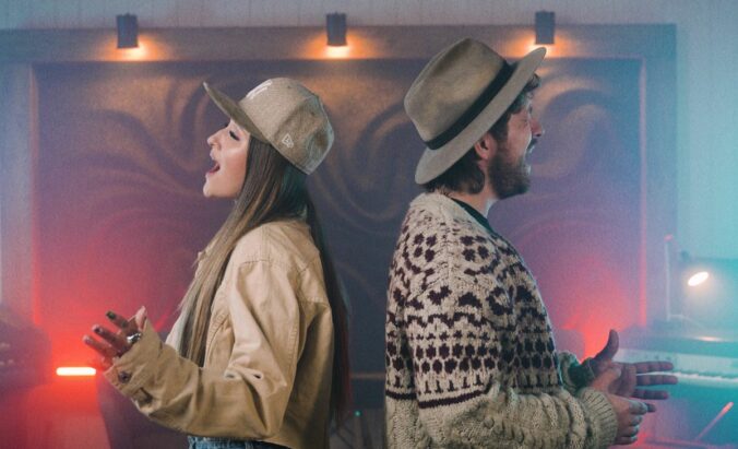 Peter Juhás a Sharlota majú emotívny duet Tisíce důvodů, prináša príbeh dvoch ľudí – VIDEO