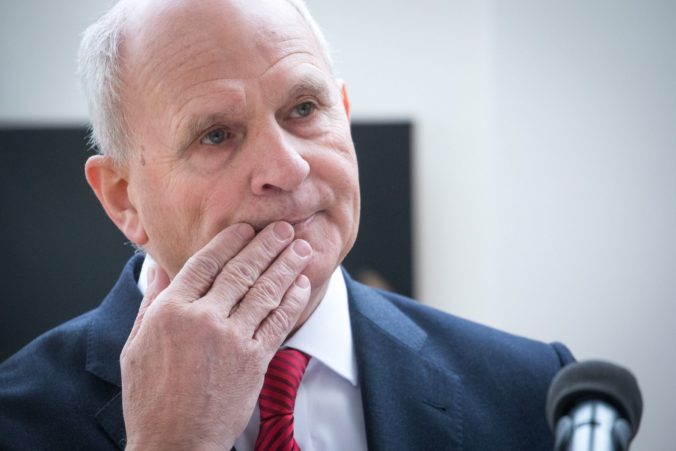 „Kriedová vlna“ podľa poslanca Mikloška naznačuje krízu štátu, mladí to vycítia prví