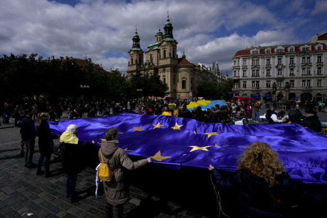 Tisíce ľudí v Prahe demonštrujú proti vzniku vlády ANO, SPD a Motoristov
