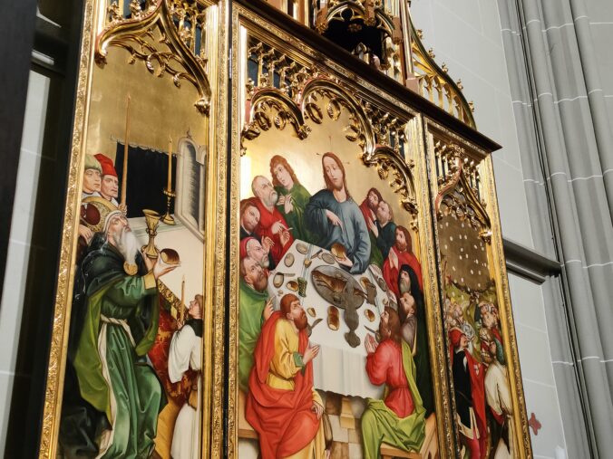 V košickom Dóme svätej Alžbety požehnali nový oltárny celok, Oltár Poslednej večere – FOTO