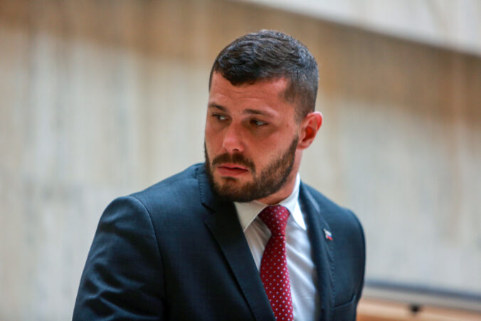 Glück vyzýva Žilinku, aby súhlasil s účasťou Balogha a Kováča na výbore. Vysvetliť by mal aj závažné podozrenia – VIDEO