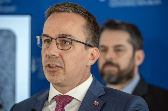 Napätie okolo skráteného legislatívneho konania rastie, Erik Tomáš vyzýva kolegov, aby predložili jasné dôvody