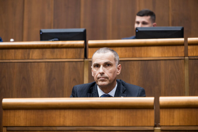 Balogh vylial na vedenie generálnej prokuratúry vedrá špiny, vyhlásil Žilinka a z výboru odišiel bez diskusie