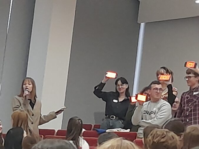 „Rokovanie“ europarlamentu sa prenieslo do Nitry, poslancami boli študenti a diskutovali o rozpočte EÚ – VIDEO