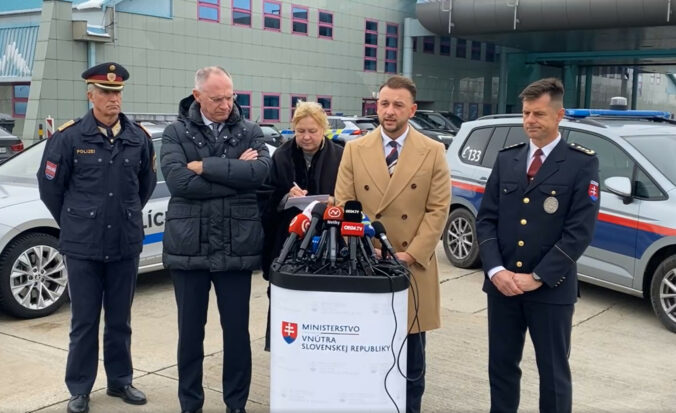 Šutaj Eštok sa stretol s rakúskym ministrom vnútra Karnerom, diskutovali o viacerých témach – VIDEO