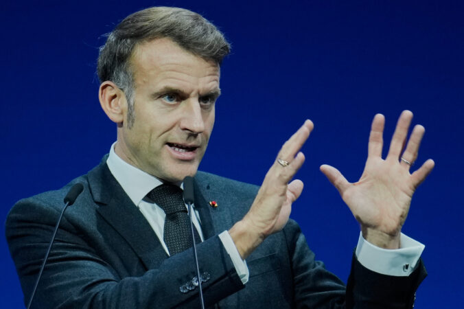 Macron varuje pred akoukoľvek kapituláciou Kyjeva