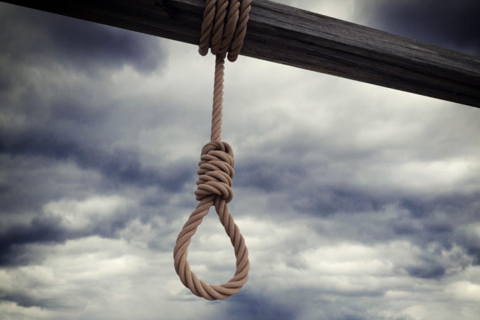 Za znásilnenie dvoch žien v Iráne verejne popravili muža