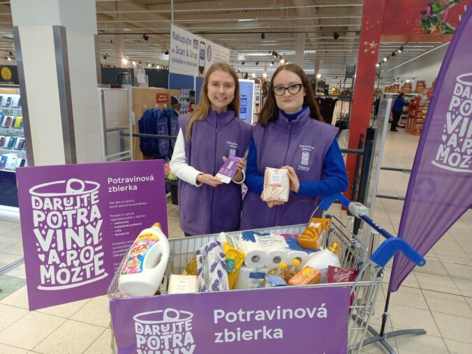 Krajšie Vianoce pre tisíce ľudí v núdzi: Tesco potravinová zbierka priniesla pomoc viac ako 200-tisíc eur