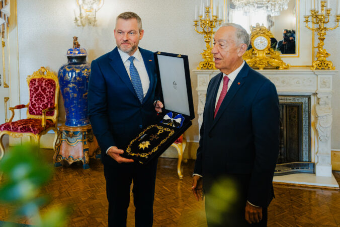 Pellegrini získal v Portugalsku najvyššie štátne vyznamenanie, prezident mu odovzdal Veľkú reťaz princa Henricha – VIDEO, FOTO