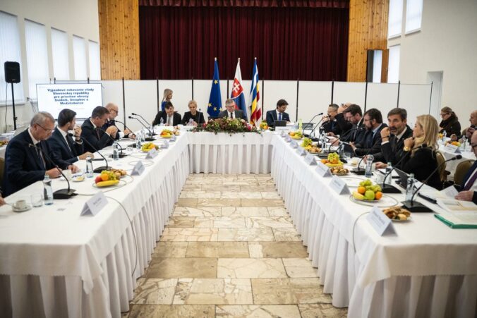 Vláda na výjazdovom rokovaní vo okrese Svidník podporila projekty za takmer 2,5 milióna eur – VIDEO, FOTO