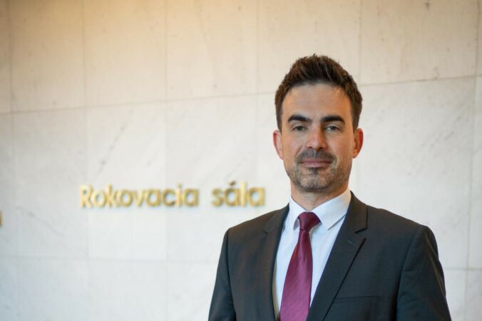 Matovičovo hnutie nie je antikorupčné, tvrdí poslanec Hlasu Svoboda a poukazuje na konflikt záujmov