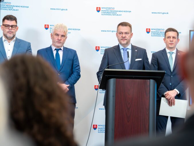 Ministerstvo investícií pripravuje nový zákon na ochranu detí v digitálnom priestore – VIDEO, FOTO