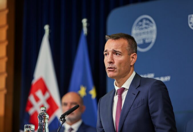 „Slayáda“ za 17 miliónov eur: Drucker nariadil kontrolu prípadu NITC, posvieti si na nákup outletu vo Voderadoch – VIDEO