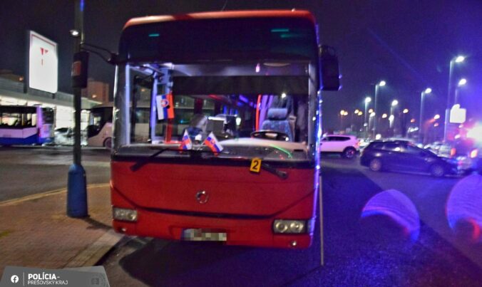 Smutná noc v Poprade. Autobus zrazil ženu v úseku so zákazom vstupu chodcov, tá po náraze neprežila – FOTO