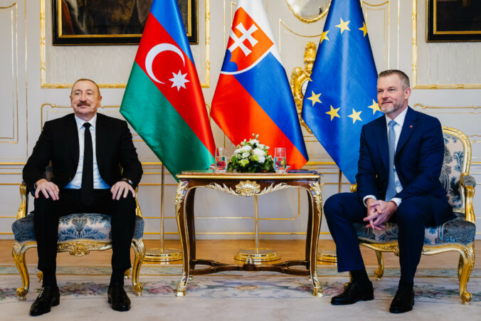 Pellegrini prijal azerbajdžanského prezidenta, stretnutie potvrdilo záujem o strategickú spoluprácu – VIDEO, FOTO