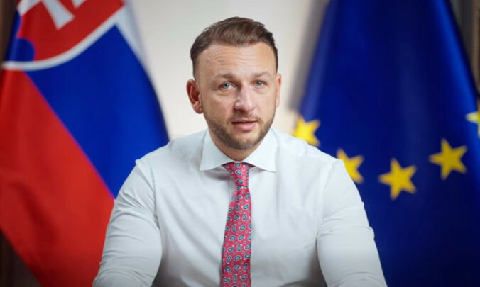 Šutaj Eštok odmieta migračný pakt, podľa neho je Slovensko solidárne viac ako väčšina členských štátov v EÚ – VIDEO