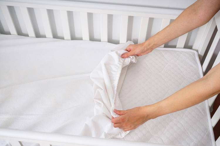 Ako vybrať správny matrac do detskej postieľky: Toto potrebuje váš drobec