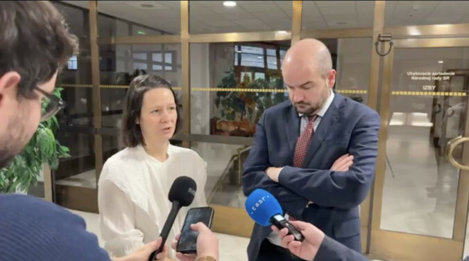 Opozícia chystá kontrolu v SIS, koalícia ju blokuje. PS tvrdí, že vláda sa bojí odhalenia toho, čo skrýva – VIDEO