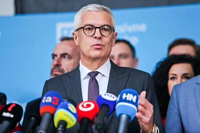 Únia nevydala Ukrajinu napospas Putinovi, Slovensko je však podľa Korčoka čiernym pasažierom