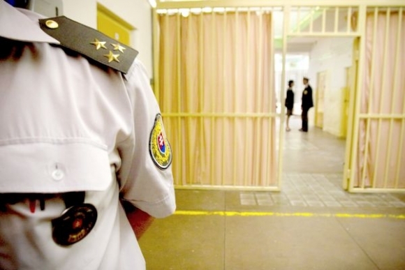 Príslušníci väzenskej a justičnej stráže o svoje istoty neprídu, Susko podpísal kolektívnu zmluvu