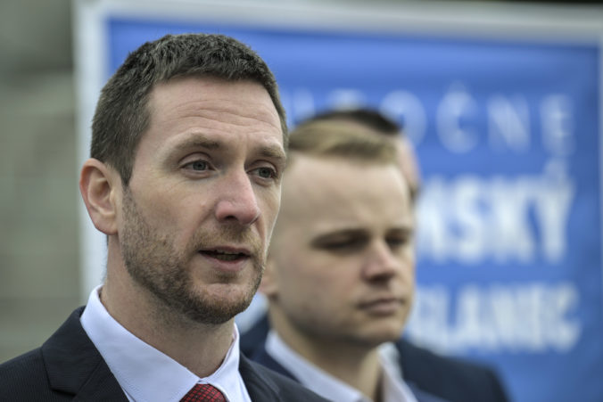 Republika v prieskume skončila za Smerom, matovičovcov a Hlas predbehla s veľkým náskokom