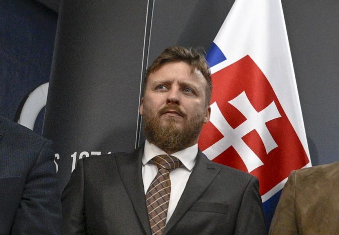 Vládny splnomocnenec Kotlár má na krku obvinenie zo šírenia poplašnej správy