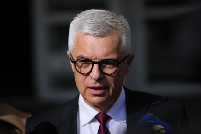 Slovensko stojí na tej nesprávnej strane a páli najdôležitejšie mosty k spojencom, tvrdí exminister Korčok