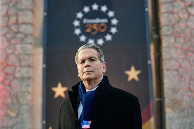 Bolo by to veľmi nerozumné, varoval európske krajiny pred odvetnými clami minister financií USA