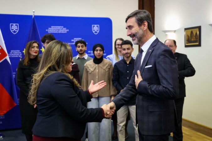 Štipendisti z Gazy ďakujú Slovensku za pomoc, pripravujú sa na štúdium na Univerzite Mateja Bela – FOTO