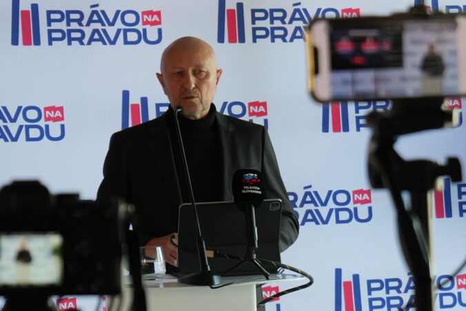 Strana Zoroslava Kollára vstupuje do politiky s jasným mottom: „Slovensko na prvom mieste“ – VIDEO, FOTO