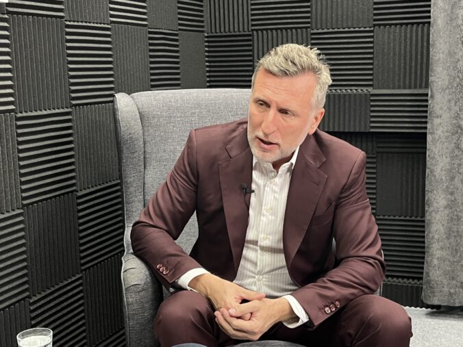 Policajti v uliciach či identifikácia vandalov, Winkler predstavil návrhy na zvýšenie bezpečnosti v Bratislave – VIDEO