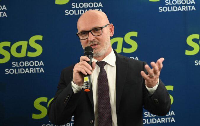 Trumpova Rada mieru je nedemokratické zoskupenie a obyčajný biznis plán, povedal Gröhling