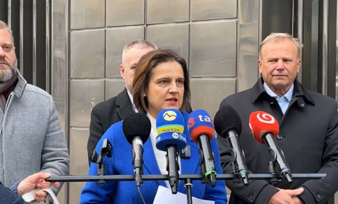 Liberáli podávajú trestné oznámenie pre podozrenie zo sabotáže, zodpovednosť za marenie schôdzí má podľa nich niesť Raši – VIDEO