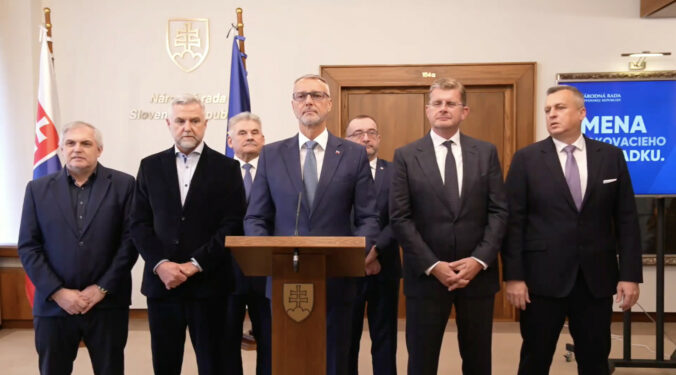 Vykázanie zo sály aj stopka pre rozpravy bez konca, parlament chce sprísniť pravidlá rokovania – VIDEO