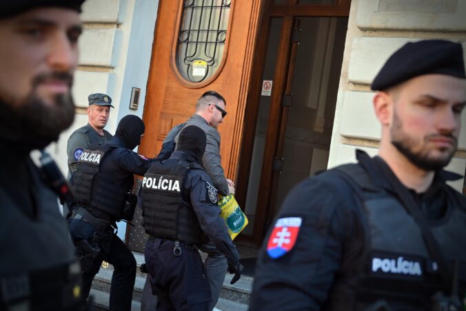 Súd s Bombicom pokračuje znaleckým dokazovaním, na rade sú odborné posudky