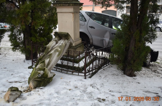 Menej mŕtvych, viac ťažko zranených, polícia zverejnila štatistiky nehôd za rok 2025