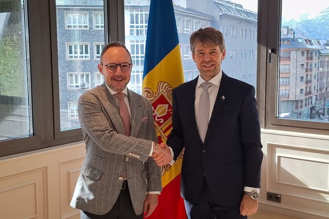 Prvá návšteva slovenského predstaviteľa v Andorre. Marek Eštok hovoril o daniach, EÚ aj Ukrajine – FOTO