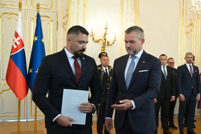 Pellegrini dal riaditeľovi SIS Gašparovi 15 dní na vyjadrenie k jeho dopravnej nehode v Nitre