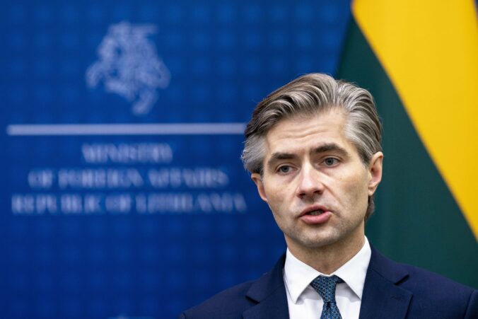 Nechať ľudí mrznúť v tme pri klesajúcich teplotách je čistý teror, odkázal šéf litovskej diplomacie Putinovi