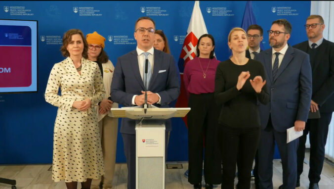 Program pre jednorodičov sa už rozbehol, úspešne zaradení klienti môžu získať príspevok až 200 eur – VIDEO