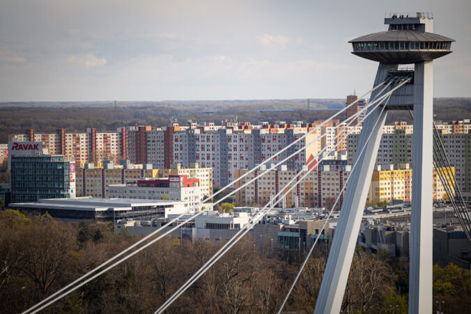 Petržalka chystá na valentínsku sobotu sprievod Krampusákov, diskotéku na ľade aj program pre deti – VIDEO, FOTO