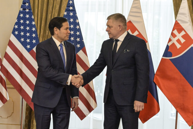 Fico po rokovaní s Rubiom oznámil záujem o ďalšie stíhačky F-16, Slovensko chce posilniť obranu – VIDEO